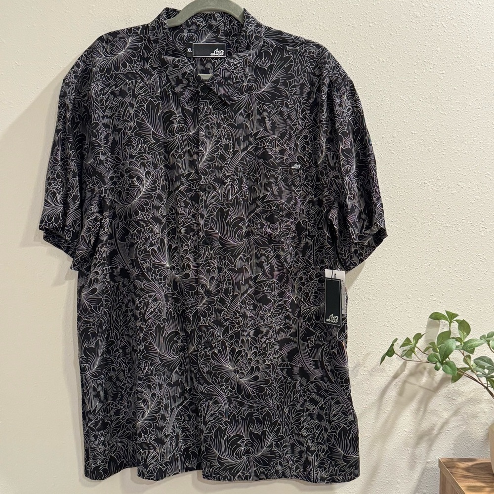 Lost Surfboards NWT XL Geometric AOP Refined Woven Button Up Shirt Casual Y2k